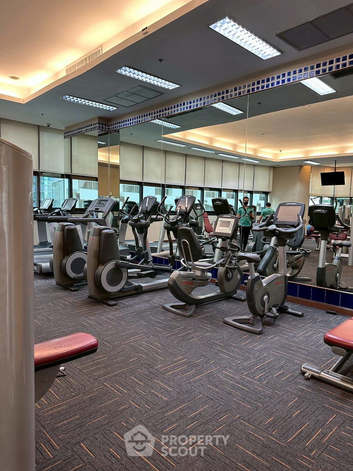 รูป คอนโด 2-ห้องนอน ที่ เพรซิเดนท์ เพลส ใกล้ BTS ชิดลม (ID 2391443) - รูปที่ 11/12