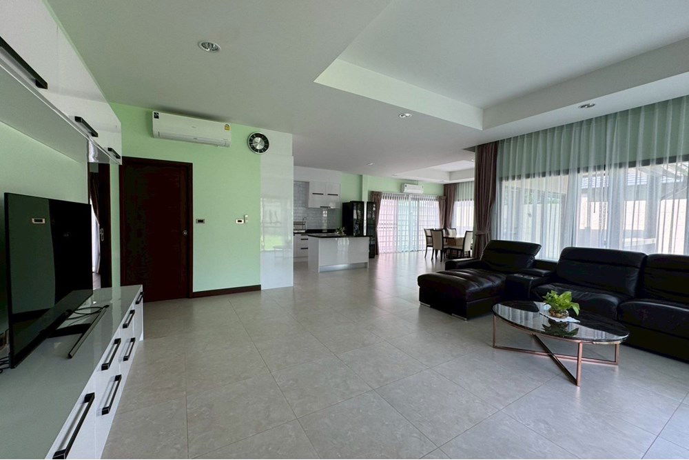 รูป [920611001-410] วิลล่าสุดหรูในพัทยา: สงบ ใกล้สนามบินอู่ตะเภา - รูปที่ 7/25