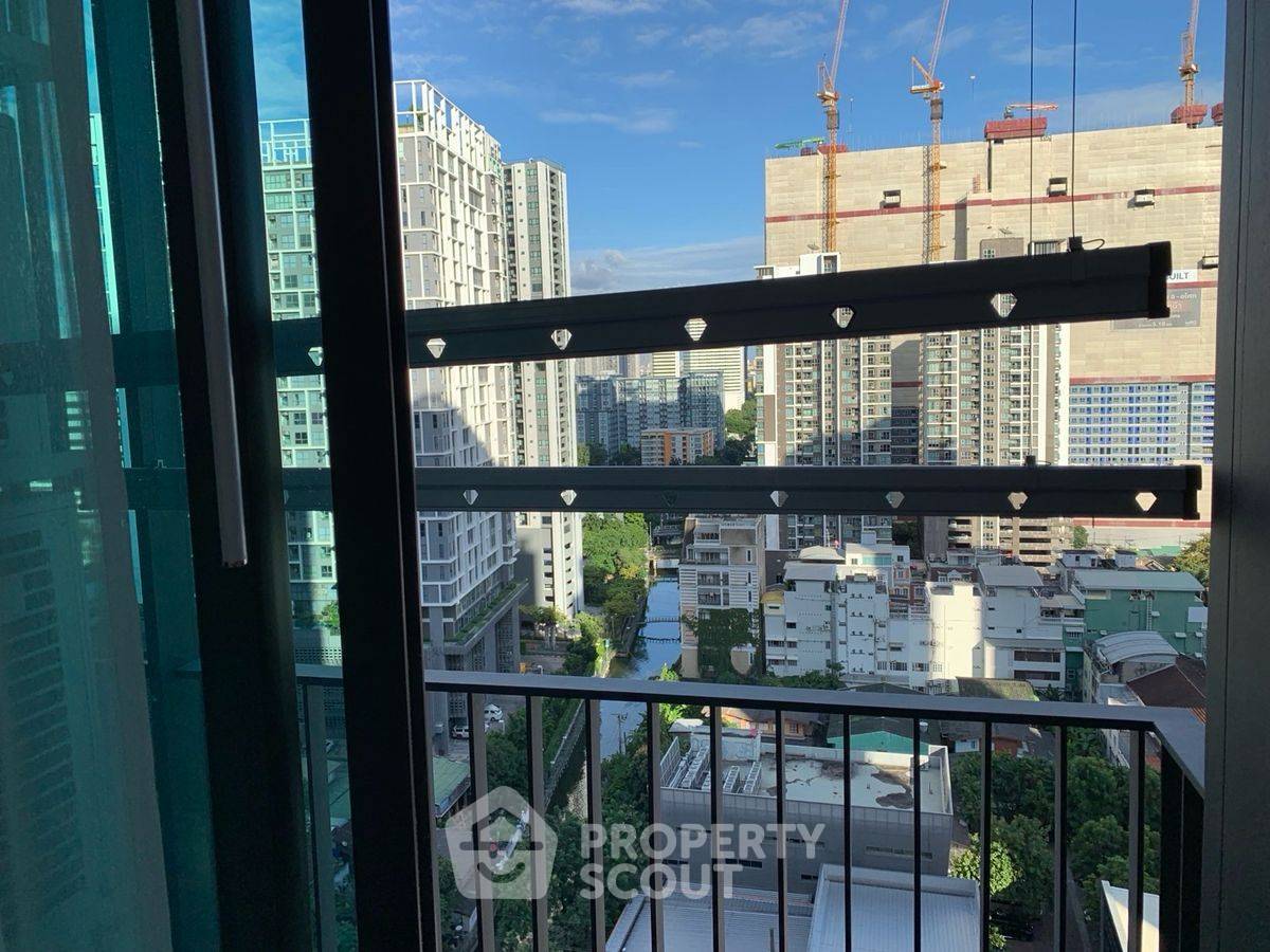 picture 1-BR Condo at Life Asoke - Rama 9 near MRT Phra Ram 9 (ID 2328282) - 14/20