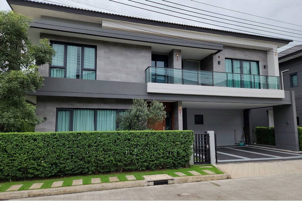 รูป [920071088-25] "Luxury Home in Bang Phli: Modern Living Awaits" - รูปที่ 1/11