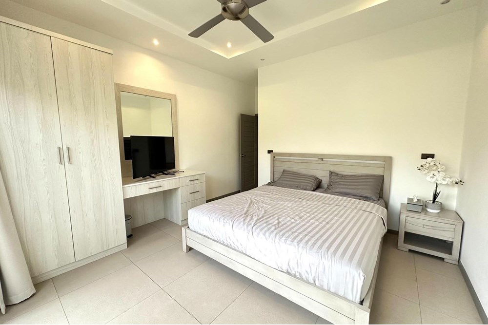 รูป [920011003-106] ขายบ้านหัวหินหรู 3 ห้องนอนพร้อมสระว่ายน้ำ - รูปที่ 31/35