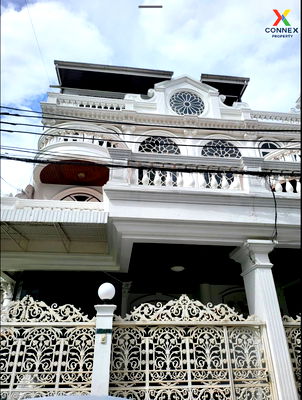 ทาวน์โฮม เจ อเวนิว ทองหล่อ : ขายทาวน์เฮ้าส์/ทาวน์โฮม  บ้านเดี่ยว เอกมัย ห้องมุม หน้ากว้าง รีโนเวทใหม่ BTS-เอกมัย คลองตันเหนือ เขต วัฒนา กรุงเทพ CX-118718 ✅ ทักไลน์ @connexproperty ตอบทันที ทีมงานมืออาชีพ ✅ 