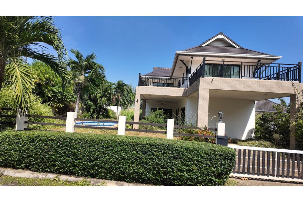 picture [920011003-100] Charming 3-BR Home with Pool in Hua Hin for Sale! - 66/119