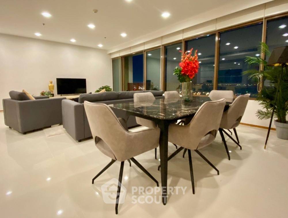 picture 3-BR Condo at The Emporio Place near BTS Phrom Phong (ID 1997863) - 3/15