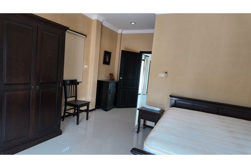 picture [920011003-100] Charming 3-BR Home with Pool in Hua Hin for Sale! - 27/119