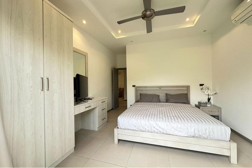 รูป [920011003-106] ขายบ้านหัวหินหรู 3 ห้องนอนพร้อมสระว่ายน้ำ - รูปที่ 22/35