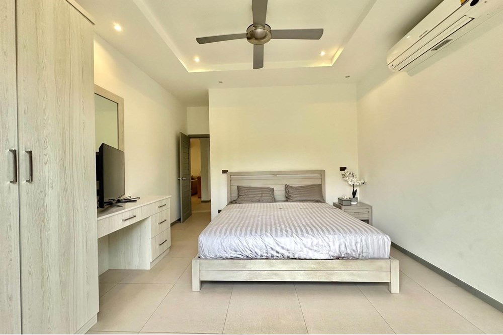 รูป [920011003-106] ขายบ้านหัวหินหรู 3 ห้องนอนพร้อมสระว่ายน้ำ - รูปที่ 16/35