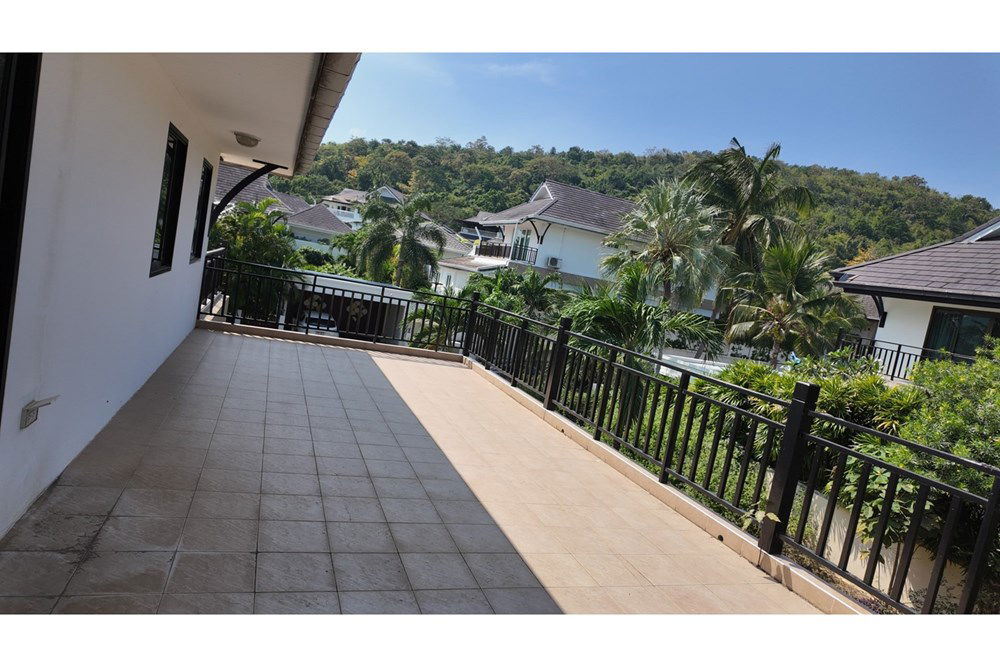 picture [920011003-100] Charming 3-BR Home with Pool in Hua Hin for Sale! - 47/119