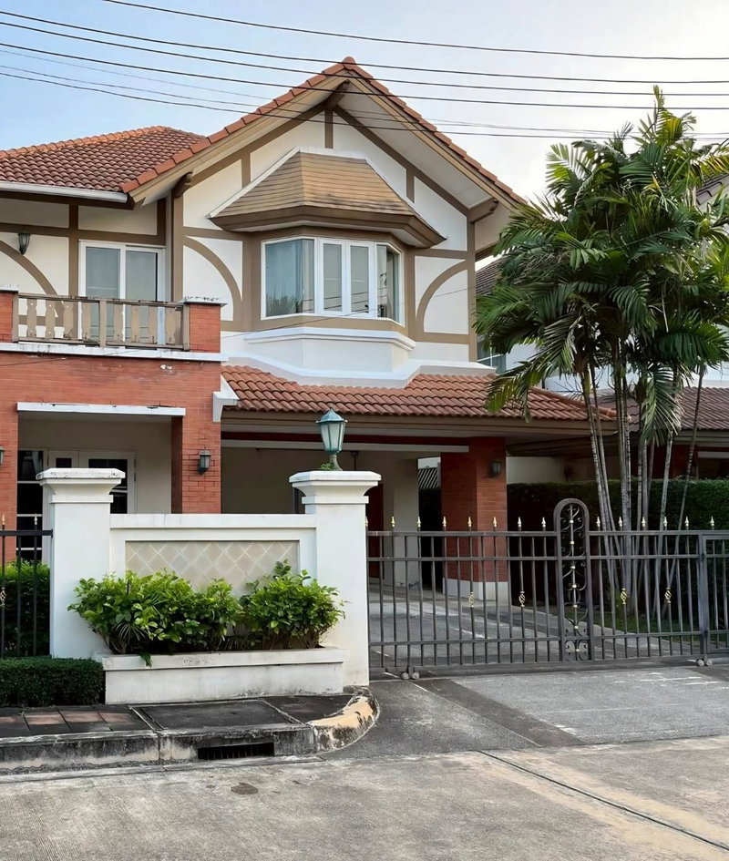 ขายบ้านเดี่ยว : ขายบ้านในโครงการหรู หมู่บ้านลัดดารมย์ อิลิแกนซ์ เชียงใหม่ ขายต่ำกว่าราคาประเมิน ติดกับถนนวงแหวนรอบ2 แยกมหิดล T.0946511456