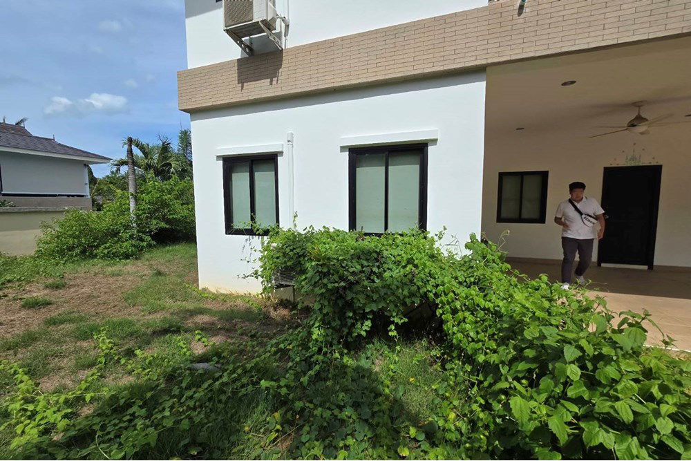 picture [920011003-100] Charming 3-BR Home with Pool in Hua Hin for Sale! - 73/119