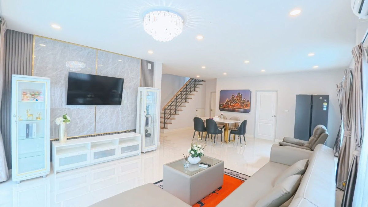 picture Centro Vibhavadi - 1/10