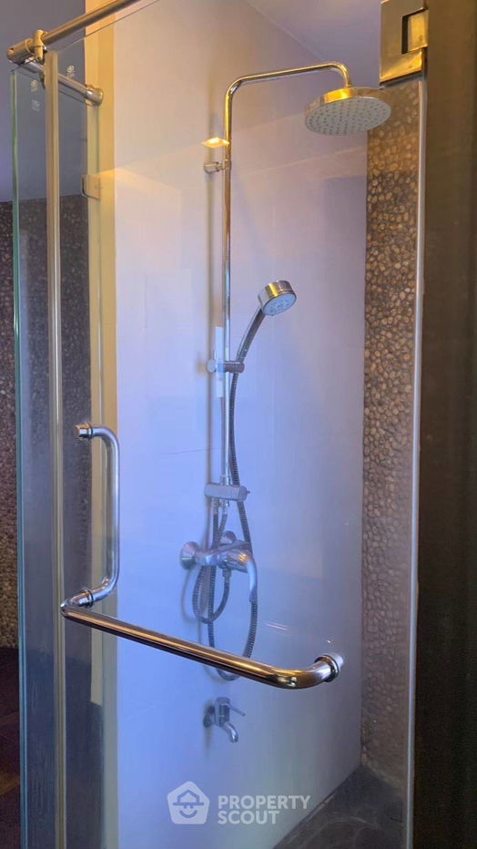 picture 4-BR Condo at Saichol Mansion near BTS Saphan Taksin (ID 1750750) - 37/39