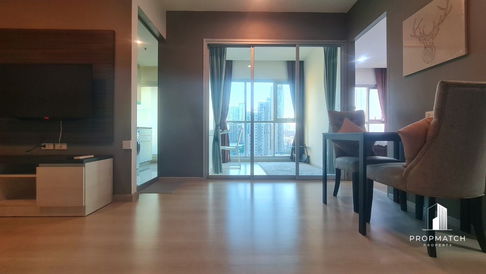 ✨Flash Deal ✨ Life Ratchadapisek ( 2Bed 1Bath 45SQM.) แต่งครบพร้อมอยู่ !! เพียง 22,000 บาทต่อเดือน Tel.0981315848 @propmatch