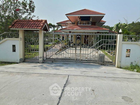 4-BR House in Huai Yang (ID 2426623)