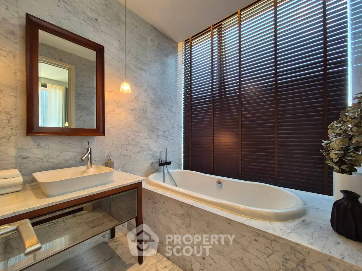 picture 2-BR Condo at Khun By Yoo near BTS Thong Lor (ID 1722411) - 12/13