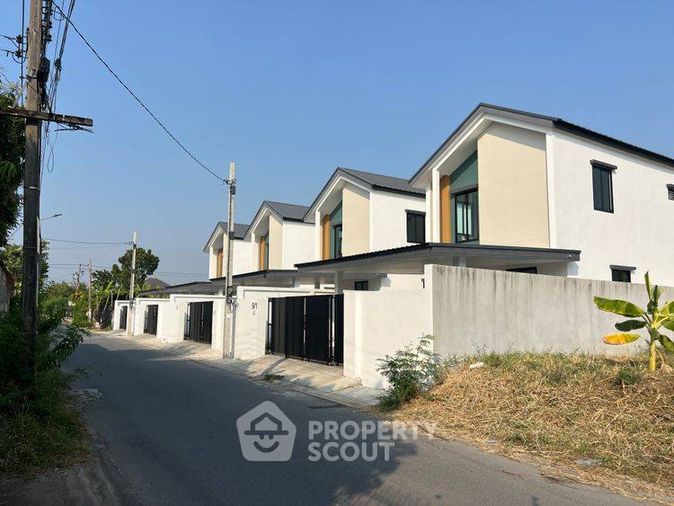 3-bed house for sale, 210 sqm, 66.2 sq wah, Thawi Watthana
