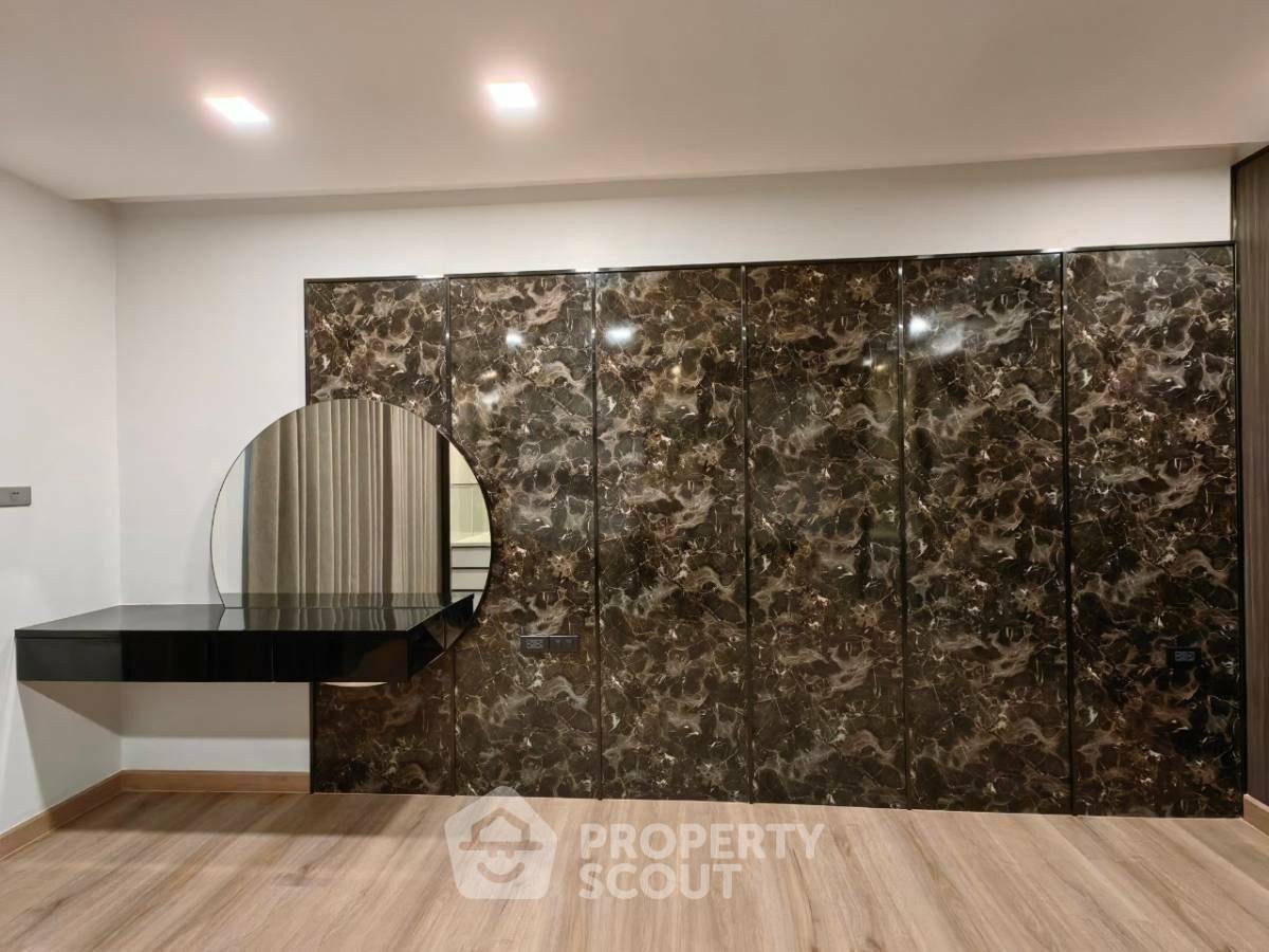 picture 3-BR Condo at Somkid Gardens Condominium near BTS Chit Lom (ID 1736733) - 41/50