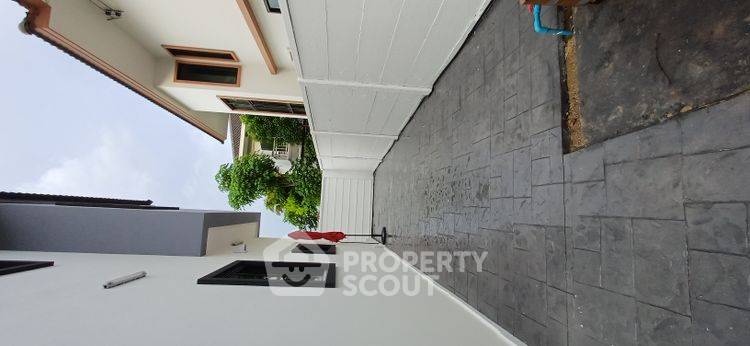 picture 4-BR House in Sala Thammasop (ID 2426370) - 9/17