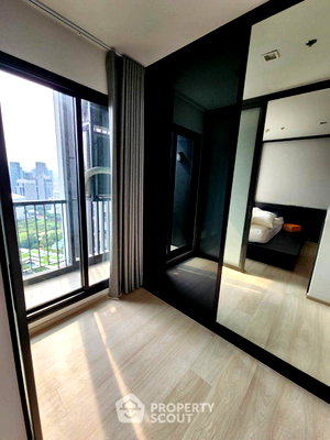 Condos for sale : 1-BR Condo In Life One Wireless, 36th-Floor Near BTS Phloen Chit (ID 1481352)