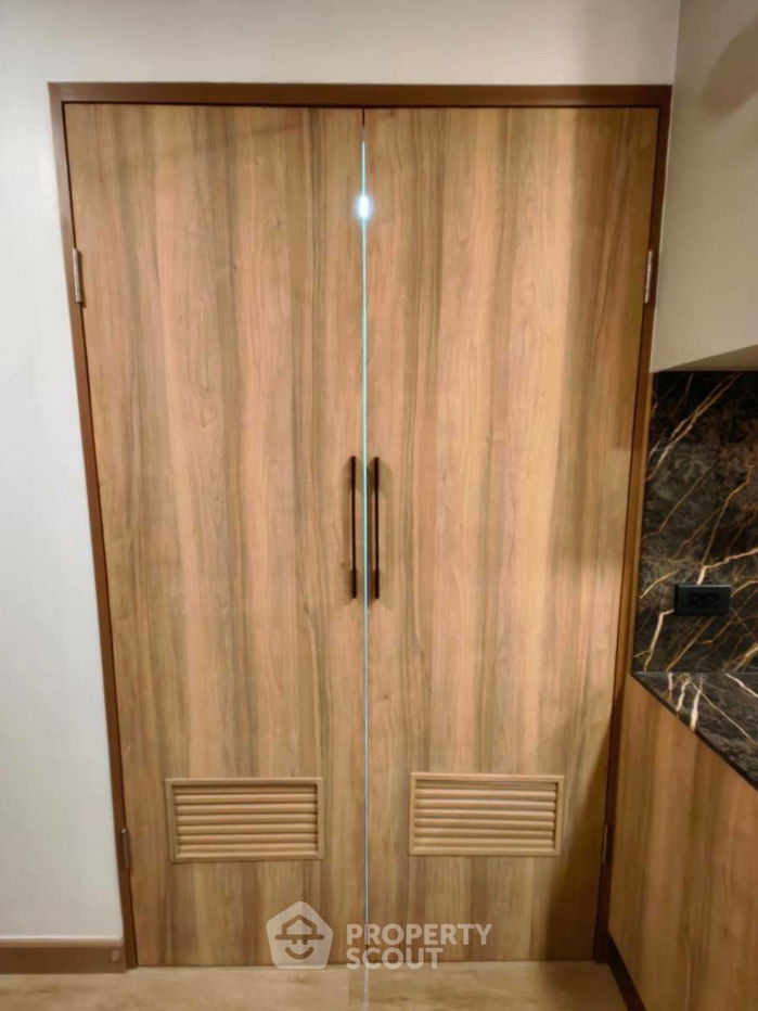 picture 3-BR Condo at Somkid Gardens Condominium near BTS Chit Lom (ID 1736733) - 17/50