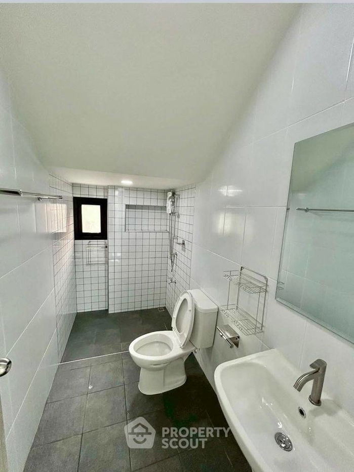 picture 4-BR House in Sala Thammasop (ID 2426370) - 5/17