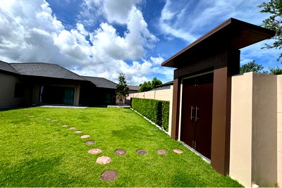Houses for rent Bang Lamung Chonburi : [920611007-4] Luxurious Villa Retreat in Serene Baan Pattaya 5