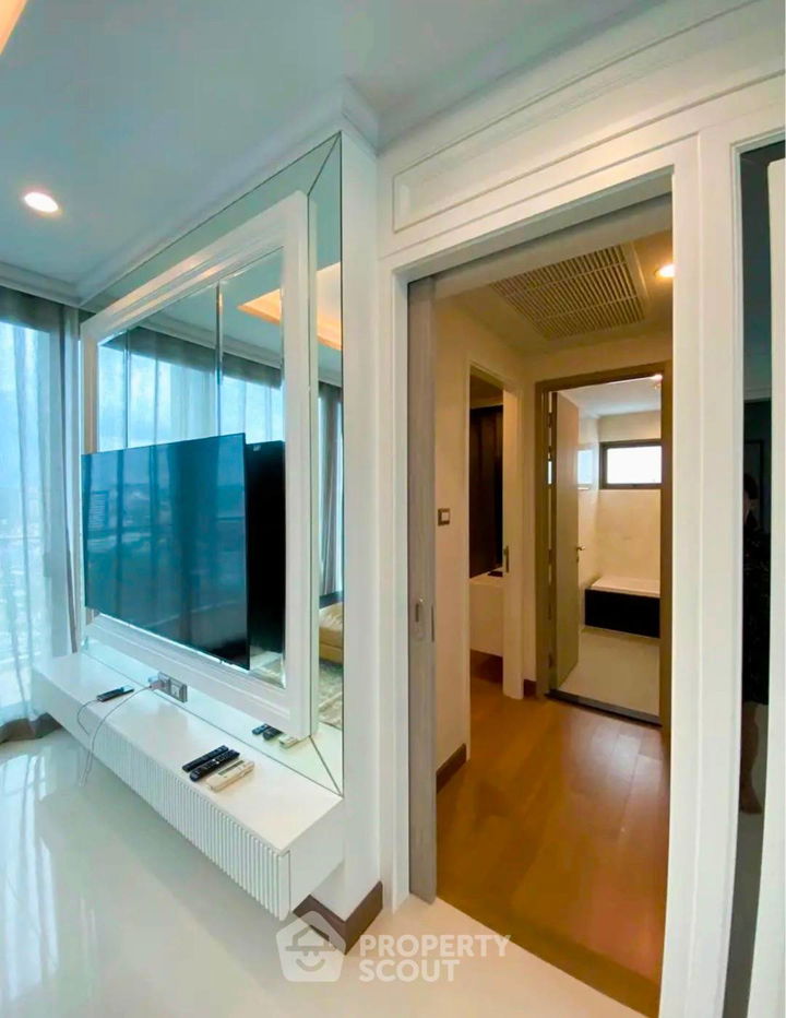 picture 3-BR Condo at Supalai Oriental Sukhumvit 39 near MRT Phetchaburi (ID 1440242) - 5/19
