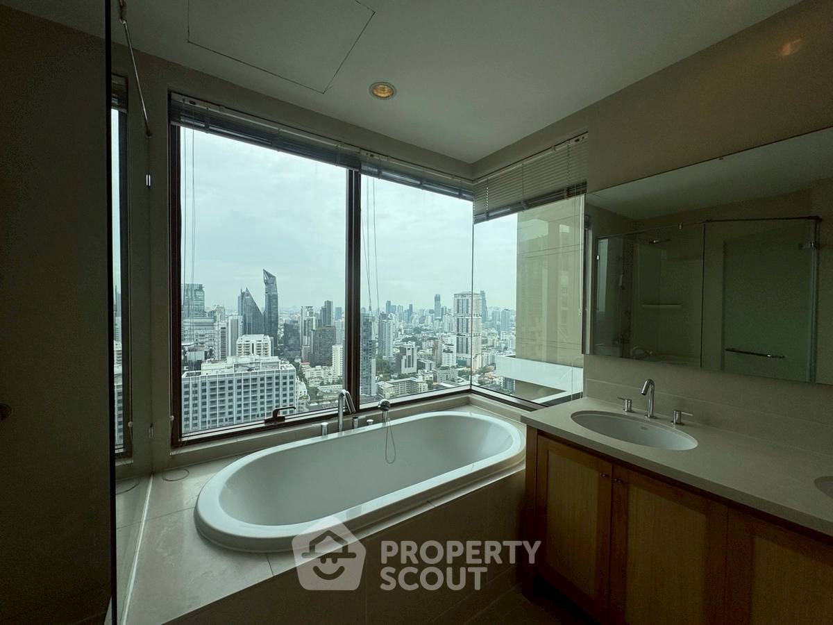 picture 2-BR Condo at The Emporio Place near BTS Phrom Phong (ID 2427589) - 16/19