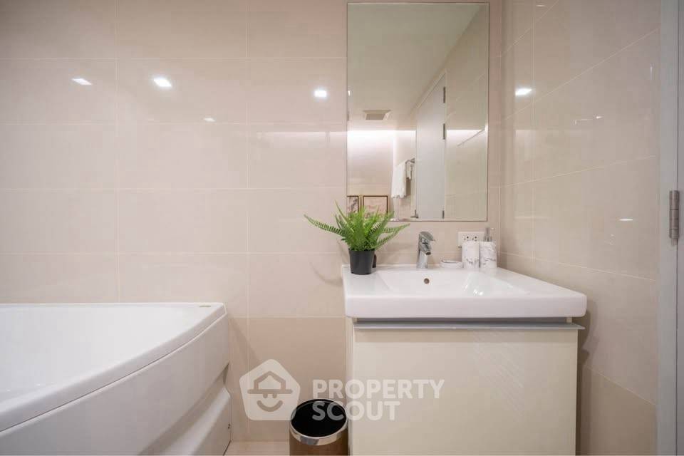 picture 2-BR Condo at Focus Ploenchit near BTS Nana (ID 2427692) - 5/13