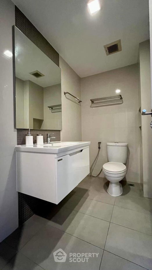 picture 2-BR Condo at Maestro 39 Sukhumvit 39 near BTS Phrom Phong (ID 2069682) - 20/20
