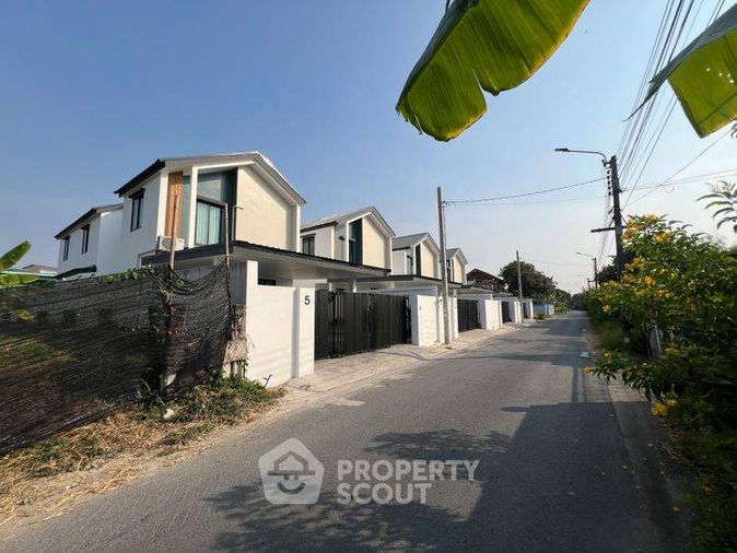 3-bed house for sale, 210 sqm, 66.2 sq wah, Thawi Watthana