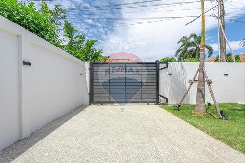 รูป [920611001-379] วิลล่าหรูใหม่ ใกล้ถนนสุขุมวิท พัทยา ทำเลดี ใกล้โรงเรียนนานาชาติ - รูปที่ 24/90