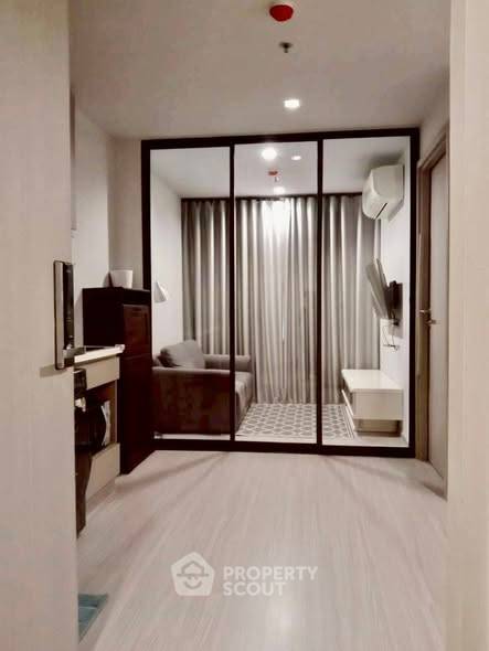 picture 1-BR Condo at Life Ladprao near BTS Ha Yaek Lat Phrao (ID 2393883) - 3/9