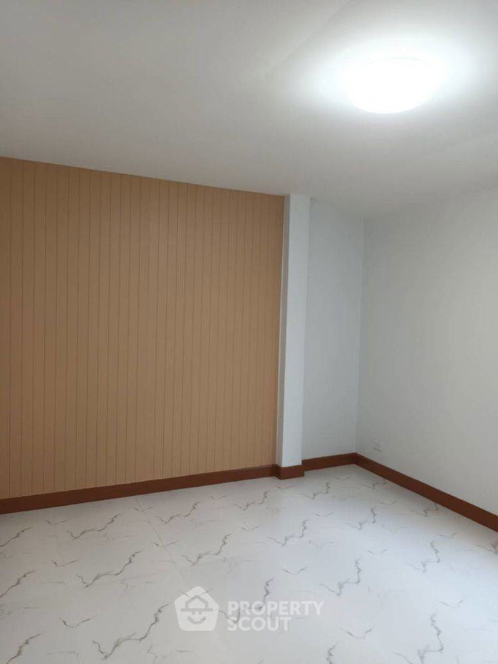 picture 3-BR House in San Sai Noi (ID 2426203) - 3/8