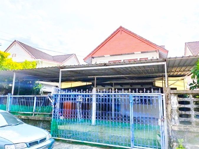 next to SiRat Expressway. 2-story Samakkhi Rd. Prachachuen MRT MuangThongThani 1.8km. detached hous