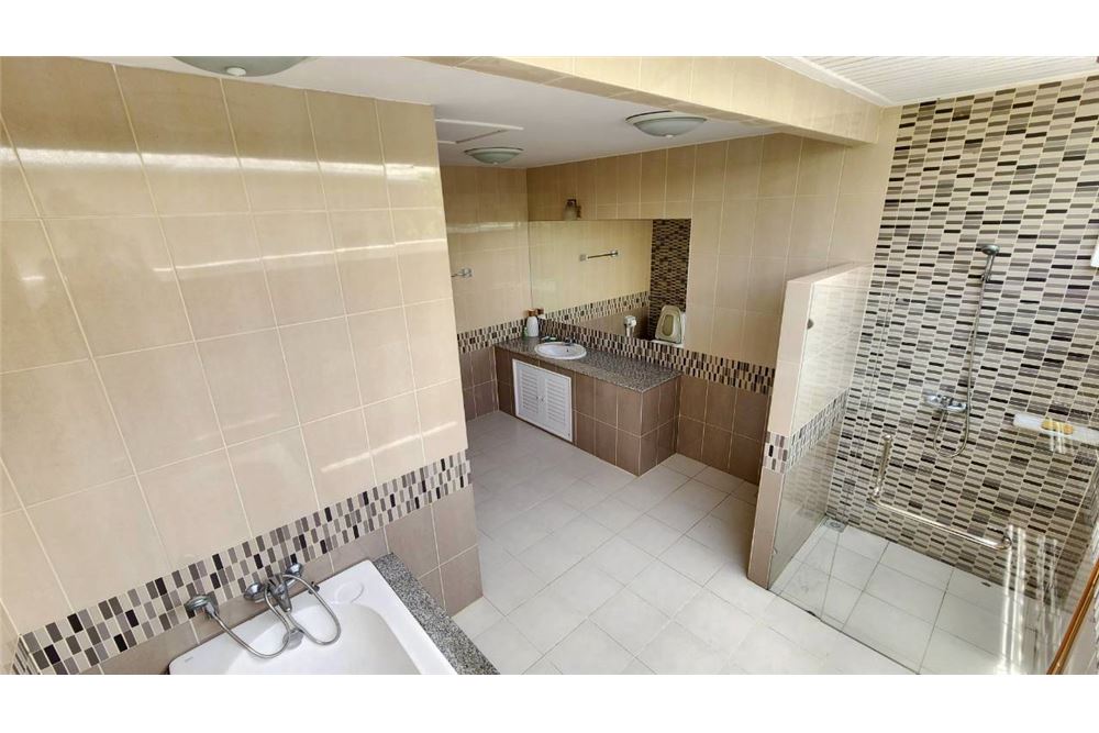 รูป [92001012-110] ขายบ้านเดี่ยว 2 ชั้น โครงการติดทะเล ชลบุรี - รูปที่ 46/59