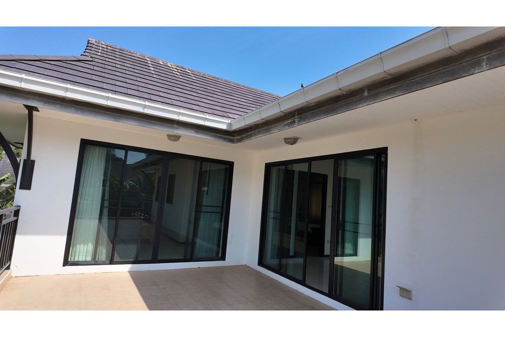 picture [920011003-100] Charming 3-BR Home with Pool in Hua Hin for Sale! - 49/119