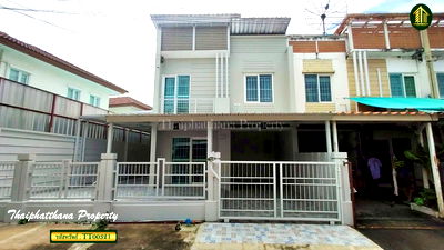 Townhouses for sale Bang Plee Samut Prakarn : For Sale The Connect 8 Wongwaen-Bangna