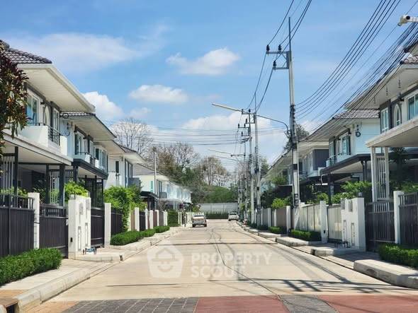 รูป คอนโด 3-ห้องนอน ที่ วินด์แฮม จอมเทียน พัทยา ใกล้ เมืองพัทยา (ID 2418869) - รูปที่ 2/12