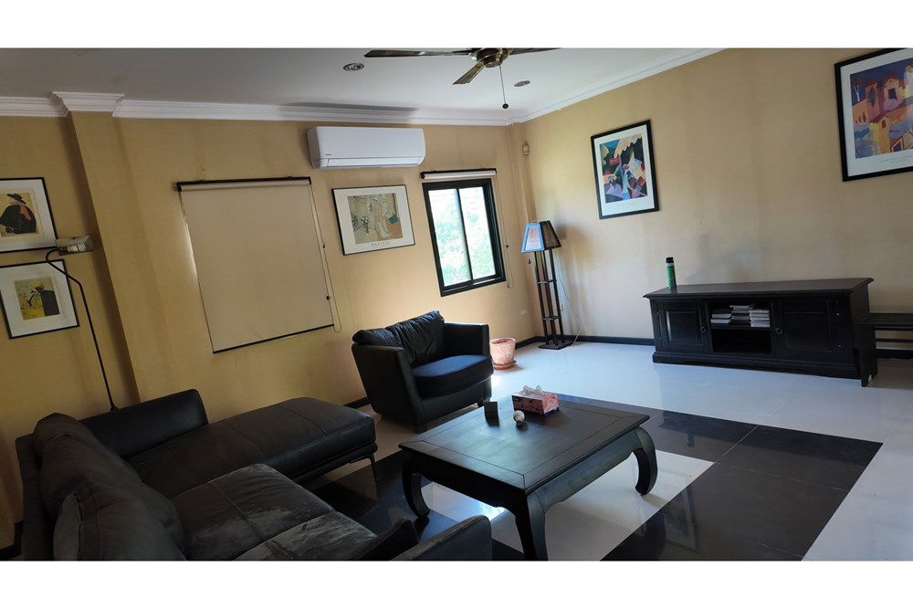 picture [920011003-100] Charming 3-BR Home with Pool in Hua Hin for Sale! - 4/119