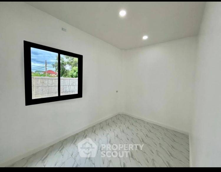 picture 4-BR House in Sala Thammasop (ID 2426370) - 12/17