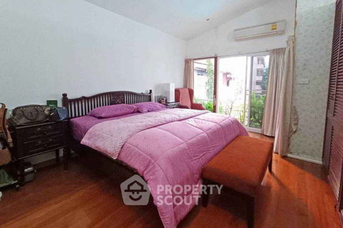 4-BR Condo at Premier Condominium near BTS Phrom Phong (ID 2428853)