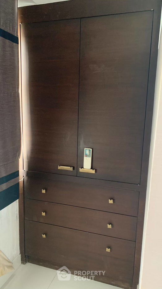 picture 4-BR Condo at Saichol Mansion near BTS Saphan Taksin (ID 1750750) - 36/39