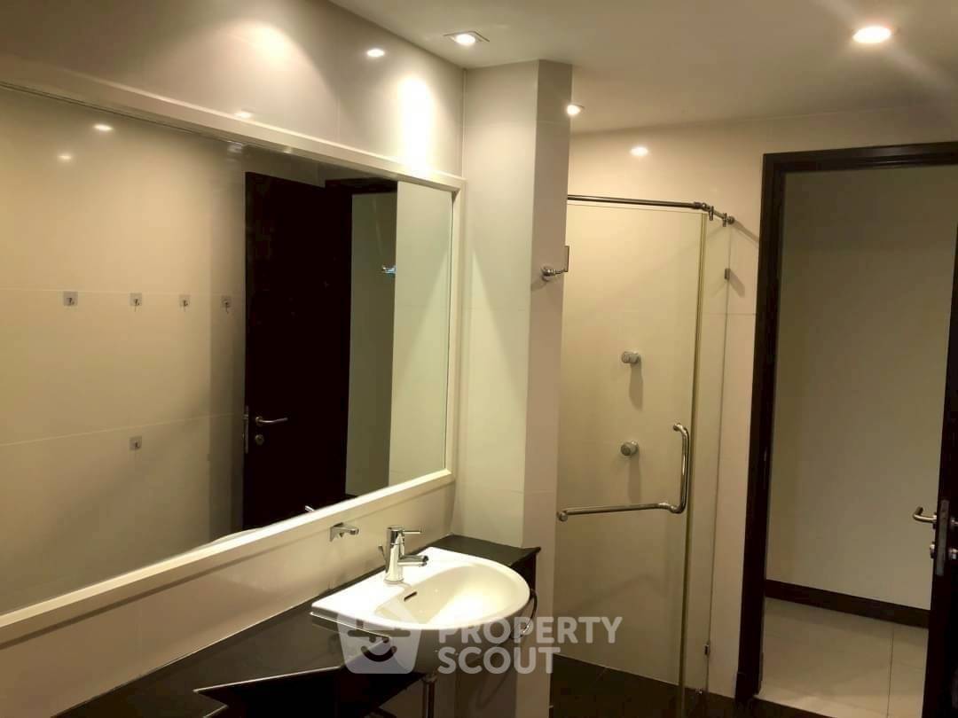 picture 2-BR Condo at La Royale Beach Condo close to Pattaya (ID 2427902) - 8/12