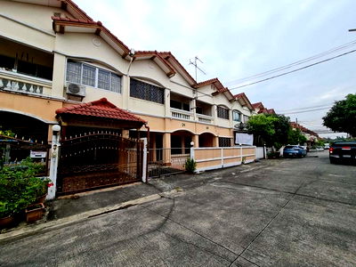 ทาวน์โฮม เขตหนองแขม : B00118 ขายทาวน์เฮ้าส์ หมู่บ้านเพชรทวีสุข เพชรเกษม กรุงเทพมหานคร