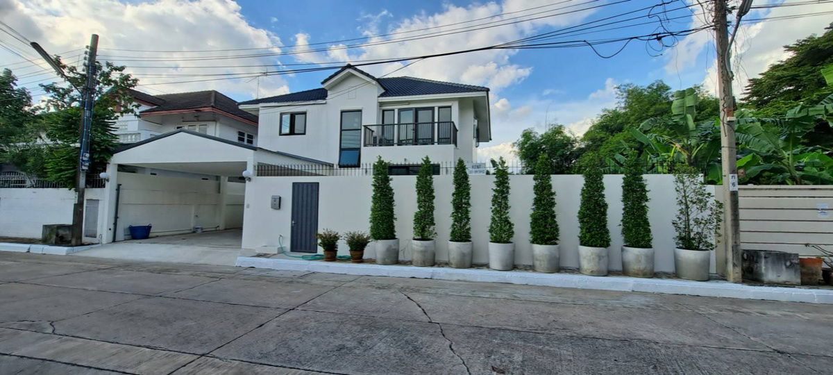รูป Single House For RENT พัฒนาการ 20 พร้อมเฟอร์นิเจอร์ 4 ห้องนอน บ้านรีโนเวทใหม่ - รูปที่ 1/22