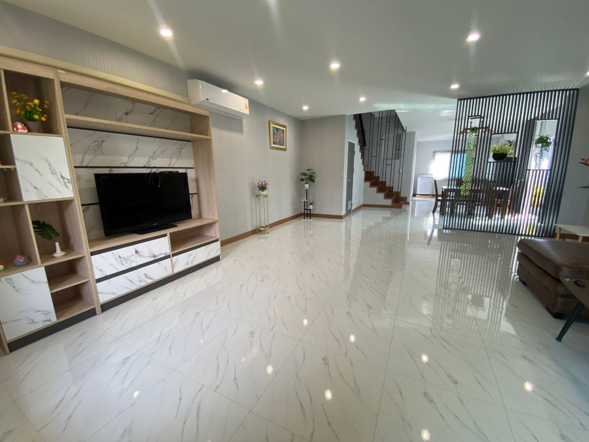 รูป ทาวน์โฮม 3 ชั้น รามคำแหง 118 พร้อมอยู่ - รูปที่ 9/16