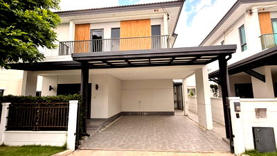 Houses for rent Hathai Rat Road : Single house for rent Centro Wongwaen-Chatuchot 