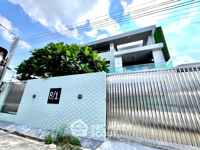 บ้านเดี่ยว คริสตัล ดีไซน์ เซ็นเตอร์ : บ้าน 3-ห้องนอน ใน ลาดพร้าว (ID 2426618)