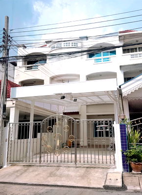 Townhouses for rent Soi Bearing (Sukhumvit 107) : Townhouse for rent at Happy Land Ville (SPSAD3590)